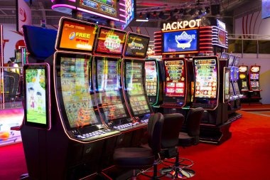 Live blackjack dealing at dinastislot88 multi-camera studio